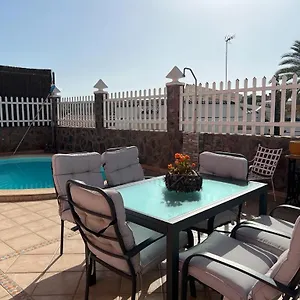 https://agradable-villa-con-piscina.in-canary-islands.com