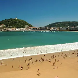 https://lujoso-apartamento-en-san-sebastin.sansebastianhotels.net